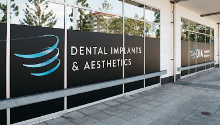 Dental Implants & Aesthetics